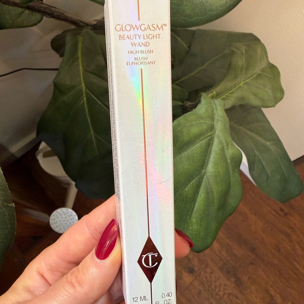 Charlotte Tilbury Glowgasm Beauty Light Wand
